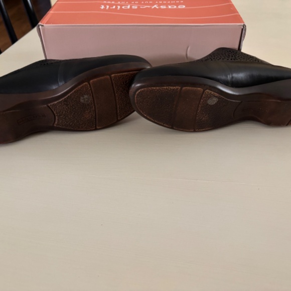 Easy Spirt Dawn closed toe sandals - Like New - Picture 5 of 5